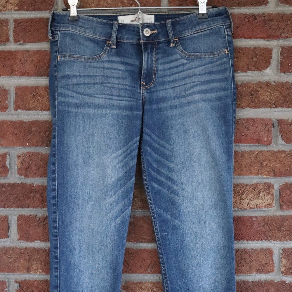 Hollister Women's Skinny Jeans in Medium Blue Denim - Picture 11 of 15